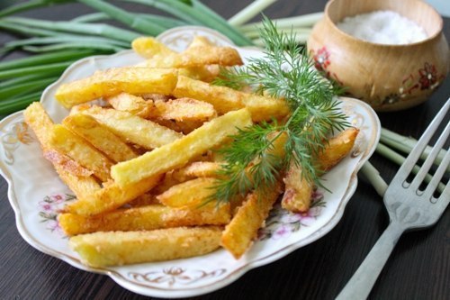 Домашний картофель фри — вкуснее, натуральнее и дешевле, чем в Макдональдсе. 