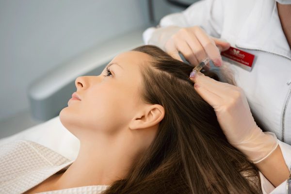 Причины выпадения волос у женщин и методы лечения